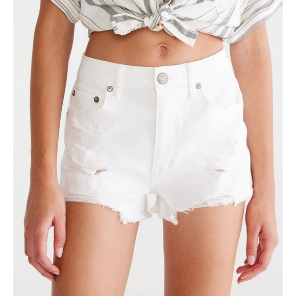 NWT Aeropostale Womens Vintage High-Rise Denim White Shorty 2.5" Shorts Size 12 - Picture 1 of 12